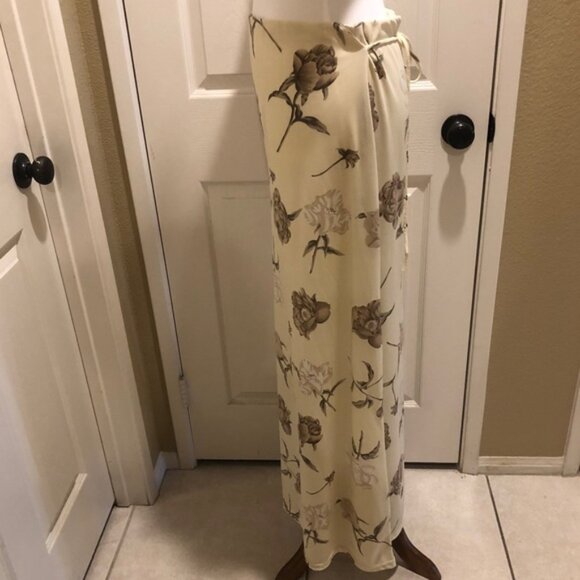Cream with floral print long Maxi skirt like New! - Picture 4 of 7